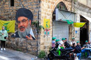 Analyse: Hizbollah-alliance mistede sit flertal. Der blev valgt flere uafhængige kandidater. Men søndagens valg vil næppe hive Libanon ud af krisen.