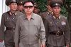 Nordkorea med Kim Jong Il i spidsen optræder bemærkelsesværdigt og sommetider en smule skørt - også ved forhandlingsbordet. Det har forhenværende chefforhandlere fra USA utallige eksempler på. Foto: AP