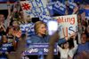 Viden om UFO'er og aliens skal være offentligt tilgængelige, mener Hillary Clinton, der her ses til et vælgermøde i Florida tidligere på måneden.