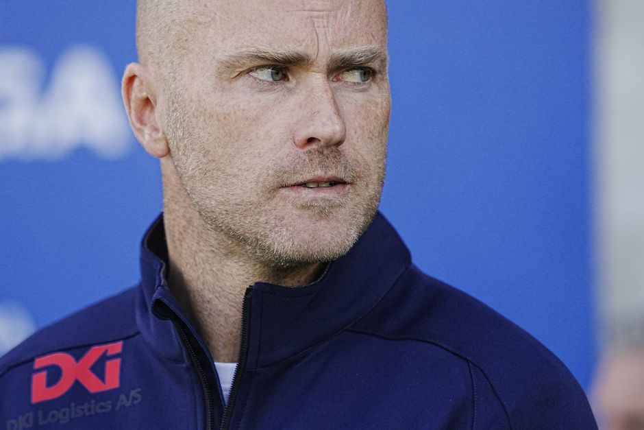 Jens Berthel Askou fik mange trøstende klap på skulderen, men det kunne han kun bruge til meget lidt.