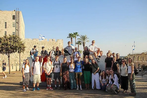 32 elever og fem medarbejdere har siden torsdag aften befundet sig i Jerusalem i Israel i forbindelse med en studietur. Privatfoto. 