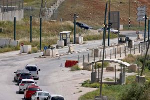 Et skyderi nær bosættelsen Hamra på Vestbredden har kostet to israelske kvinder i 20'erne livet.