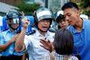 Hongkongs politiske leder, Carrie Lam, har nu formelt trukket det lovforslag tilbage, som startede de store protester i millionbyen. Aktivisterne har dog tænkt sig at fortsætte deres oprør, siger flere af dem til Jyllands-Posten. Foto: Kai Pfaffenbach/Reuters