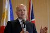 - Vi er vidne til at klart forsøg på annektering af en del af det selvstændige territorium i en uafhængig europæisk stat gennem militær magt og en ulovlig og uberettiget folkeafstemning, siger William Hague.