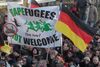 Lørdag gik højreekstremister og bevægelsen Pegida på gaden i Köln i en demonstration, som sidst på eftermiddagen blev opløst af politiet på grund af flaskekast og fyrværkeri.