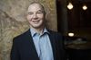Den tidligere bankdirektør Allan Aagaard har erkendt, at man ikke kan drive et teater som en virksomhed. Men man kan bruge nogle af erhvervslivets principper, mener han. Foto: Gregers Tycho