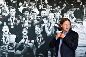 Bo Henriksen er ikke et uambitiøst valg i en klub, der definerer sig som dansk topklub, understreger FC Midtjylland-direktør Claus Steinlein. 