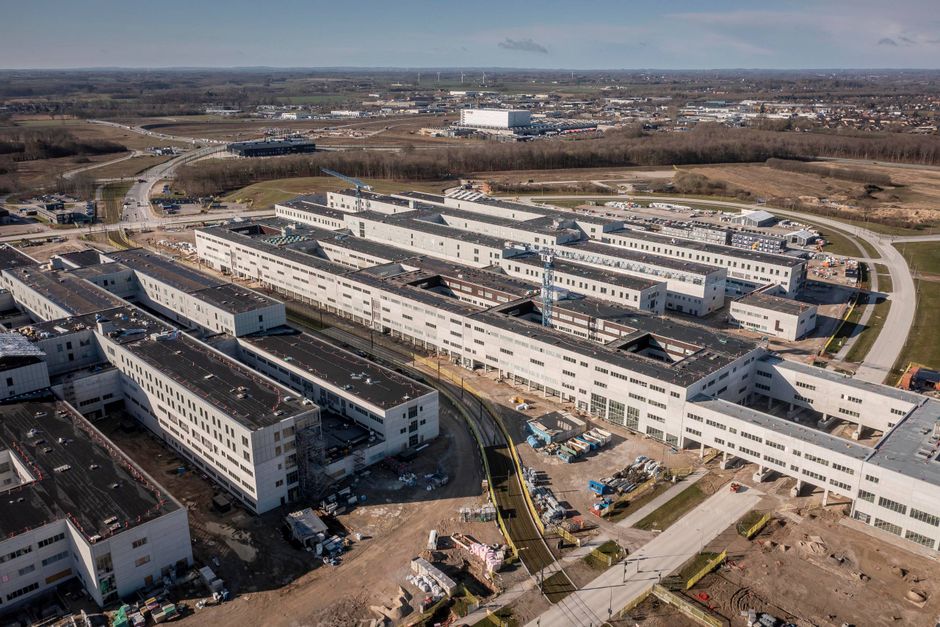 I december oplyste Region Syddanmark, at supersygehus i Odense bliver en halv milliard dyrere og forsinket.