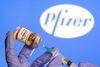 Flere lande har sagt, at de vil begynde at vaccinere de mest udsatte grupper fra 27. december. Foto: Dado Ruvic/Reuters