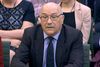 Lederen af den britiske nødhjælpsorganisation, Mark Goldring, var tirsdag til en parlamentarisk høring i London for at svare på spørgsmål om de mange sex-anklager mod Oxfams ansatte. Foto: AP