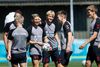 Daniel Wass (tv. med ryggen til) spredte glæde under opvarmningen til træningen tirsdag, mens der her er også er godt humør hos Jens Stryger Larsen, Kasper Dolberg, Joakim Mæhle og Andreas Christensen. Foto: Jens Dresling