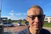 Carsten Andersen håber, at politikerne i Viborg Byråd ikke glemmer de trafikale problemer øst for Viborg. han peger på, at selvom Viborg får en motorvej øst eller vest om byen, så er der fortsat udsigt til store stigninger i antallet af biler gennem Bruunshåb, hvor han bor og sidder i trafikudvalget i borgerforeningen. Foto: Dorte Brandsen