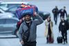 Over 100.000 russere menes at være ankommet til Georgien inden for den seneste uge. Her ses folk ved den eneste åbne grænsestation ved landsbyen Verkhnij Lars. Onsdag indførte lokale myndigheder begrænsninger på tilstrømningen. Foto: Irakli Gedenidze/Reuters