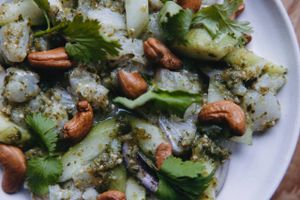 Tre unge restaurantører har plantet et lys i mørket ved at åbne en moderne bistro med indbygget vinbar i det kulinarisk trøstesløse Skive. Her serverer de simpel mad af høj kvalitet og gode vine i lange baner på en måde, som bør gøre Otto til hele byens nye stamsted.