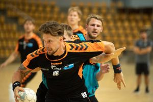 Søndag spiller Århus Håndbold sidste kamp i grundspillet i en sæson, hvor der har været flere skuffelser end positive oplevelser.
