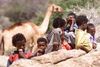 Eritrea er rigt på mineraler, men kaldes også verdens mest lukkede land. Her ses eritreiske flygtninge børn, som er internt fordrevne.