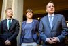 Gustav Fridolin (tv.) og Åsa Romson, da statsminister Stefan Löfven (th.) fremviste sin regering i september 2014.