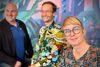 Folketingsmedlem Kathrine Olldag (R) vil kæmpe for at udviklingsmiljøet bag The Animation Workshop i Viborg består. Det er lederen af centeret, Jakob Borrits Skov Sabra (blomstret skjorte) glad for. Her taler han med den lokale R-kandidat til kommunalvalget, Michael Flarup. Foto: Jane Gisselmann