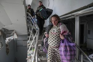 Rusland selv henviser til, at de i en sikkerhedsbriefing af FN den 7. marts gjorde opmærksom på, at hospitalet blev brug som militært objekt af ukrainerne. Vi advarer om voldsomme billeder på nedenstående video.