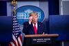 Flere andre lande kæmper mod USA om at blive det første til at lancere en vaccine. Donald Trump siger, at han vil blive glad, hvis et andet land når det før USA. Foto: Alexander Drago/Reuters