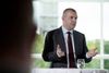I Danmark har politikere fra Enhedslisten og SF efter Corydons exit fra Christiansborg efterspurgt regler for karensperioder.
