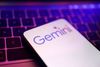 Googles sprogmodel Gemini 3 har fået enorm opmærksomhed, fordi den er trænet på virksomhedens egen chip. Foto: REUTERS/Dado Ruvic/Illustration/