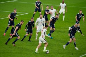Efter åbningssejren over Kroatien spillede englænderne 0-0 i arvefjendeopgøret mod Skotland. Det har lagt en dæmper på euforien i den britiske presse. 