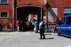 I årevis har moskeen bag denne port i i Heimdalsgade været kædet sammen med en stribe radikale muslimer og hadprædikanter. Billedet her er taget i forbindelse med et ikke-relateret knivstikkeri og et skyderi i Heimdalsgade i 2011. Arkivfoto: Martin Bubandt