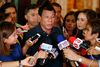 Den 71-årige Duterte indledte sin præsidentvalgkamp med at svine paven til, fordi hans kortege skabte trafikpropper i Manila. Nu trækker Duterte dog i land.