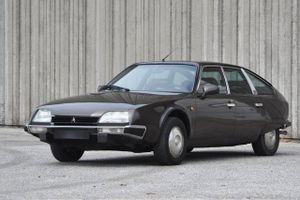 Citroën CX’eren er stadig en unik bil. Thomas Blachman har givet modellen fra 1984 nogle ekstra personlige anstrøg. Foto: Jens Overgaard