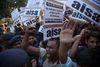 Demonstranter fra All India Students Association (AISA) protesterede i weekenden uden for Delhis politis hovedkvarter, efter at en ung kvinde angiveligt blev voldtaget af en af Ubers chauffører.