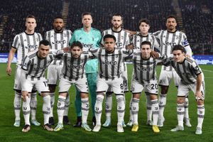 Juventus er ifølge fodboldforbundet blevet fratrukket 15 point i en sag om spillerværdier.
