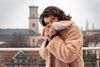 Susanne Bier er temmelig genert af natur. Det har opholdene i Hollywood ikke ændret på. Derfor går hun stadig ikke hjemmevant ned ad den røde løber. Foto: Gregers Tycho