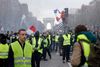 De gule veste har flere gange sat Frankrig i stå, her under en demonstration i hovedstaden Paris. Foto: Kamil Zihnioglu/AP