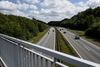 I sagen om livsfarlige stenkast mod trafikanter på motorvejen på Fyn er der fortsat udlovet en "betydelig" dusør, lyder det fra Fyns Politi. Foto: Jonas Olufson