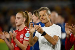 Landstræneren mener, at de danske fodboldkvinder kan være stolte af præstationen ved EM, og han ser positivt på fremtiden for landsholdet. 