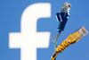Ifølge Facebook ville et omfattende nedbrud mandag have haft mindre indvirkning, hvis der havde været flere ansatte til stede på virksomhedens amerikanske kontorer. Illustration: REUTERS/Dado Ruvic