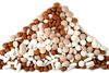 De 27.725 deltagere i National Health and Nutrition Examination Survey var alle 20 år eller ældre. Flere end 38 procent oplyste, at de spiste multivitaminer og mineraltilskud. Arkivfoto piller, tabletter
