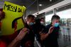 Jorge Messi har travlt. Foto: LLUIS GENE / AFP