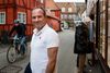 Detailhandlen tager fejl, når den tror, at flere p-pladser i midtbyen og parkering ved butiksdøren er vejen til flere kunder. Det er lige modsat, og derfor bør Aarhus fredeliggøre byen mest muligt for shopperne, mener Martin Frederiksen, ekspert i forbrugeradfærd og e-handel, og udviklingsdirektør i firmaet Klean i Vestergade.