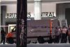 Banegården Gare Centrale i Bruxelles blev tirsdag aften ramt af en mindre eksplosion. Efterfølgende blev hele området afspærret. Foto: Geert Vanden Wijngaert/AP