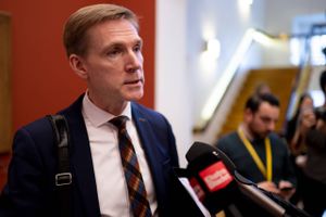 Kristian Thulesen Dahl tager nu bladet fra munden og kalder dramaet omkring hans fravær ved valgfest for en »overreaktion«. Han afviser samtidigt at give en garanti for, at han bliver i Dansk Folkeparti og siger, at den nuværende ledelse må gøre sit for at få tingene til at fungere.