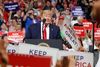 Donald Trump fik højlydt opbakning fra ca. 20.000 tilhørere, da han natten til tirsdag dansk tid startede sin kampagne frem mod valget i 2020. Foto: Carlo Allegri/Reuters