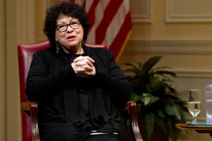 Sonia Sotomayor er den første kvinde af latinamerikansk afstamning i USA's højesteret. Nu er hun udvalgt til at tage USA's kommende vicepræsident i ed. 