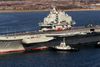 På dette billede fra den 30. oktober i år sejler det kinesiske hangarskib Liaoning i det nordøstlige Kina.