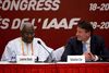 I august 2014 forlod Lamine Diack posten som præsident for det internationale atletikforbund, IAAF. Det skete efter en række dopingafsløringer, der bl.a. betød, at den olympiske mester i 3.000 meter forhindringsløb, russeren Julija Saripova, blev suspenderet fra sport pga. dopingmistanke. Diack og hans søn er siden blevet mistænkt for pengevask og bestikkelse, fordi IAAF har tiet om positive dopingprøver, de kendte til. Fotos: AP