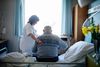 Med et nyt takstsystem bliver det dyrere for kommunerne, når ældre medborgere indlægges på sygehuset. Arkivfoto: Kristine Kiilerich
