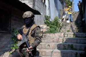 Voldsbølge i det mellemamerikanske land har udløst en optrapning af krig mod kriminalitet. 