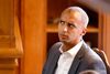Udlændinge- og integrationsminister Mattias Tesfaye (S) vil fremsætte et lovforslag, der skal kunne udløse op til tre års fængsel til imamer, der udarbejder skilsmissekontrakter, som bygger på sharialovgivning. Foto: Jens Dresling%Ritzau Scanpix