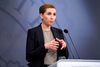 Mette Frederiksen opfordrer på pressemødet til, at man kun ser mennesker fra egen husstand og evt. nogle få andre nytårsaften. Foto: Philip Davali/Ritzau Scanpix